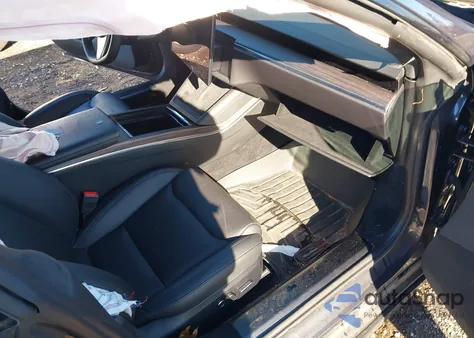 2023 Tesla Model S Dual Motor All-Wheel Drive/Standard Range z USA, uszkodzony, nr VIN 5YJSA1E58PF527053